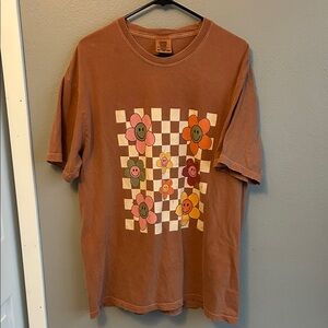 Comfort colors Rust T-Shirt with Checkered Flower Design